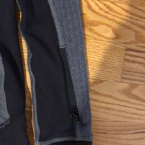 Ivivva pullover - Picture 3 of 7